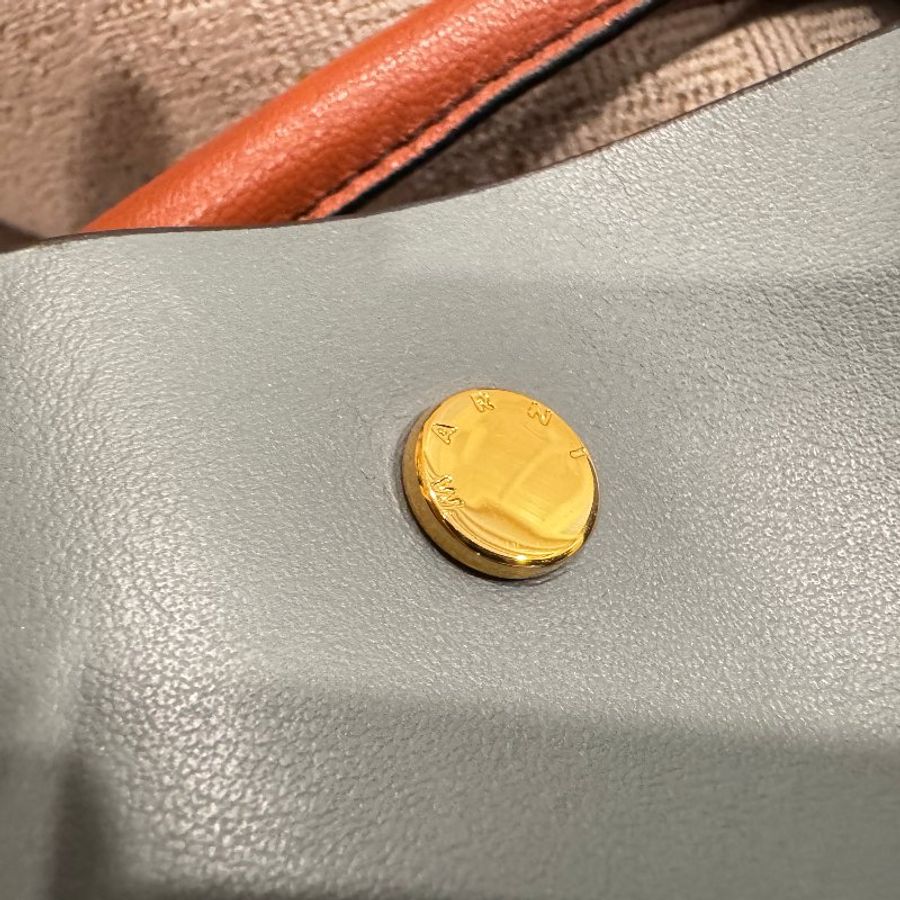 MARNI 絕版拼色肩背帶 金色五金 水桶包 肩背包 質感淡灰藍-7