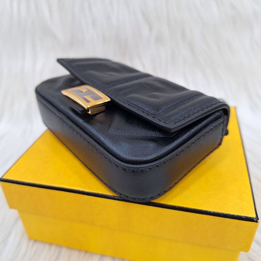 FENDI 7AR844 MINI Baguette 黑色納帕皮超迷你法棍 金鍊 鑰匙小廢包-10
