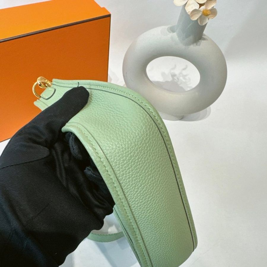 Hermes Mini Evelyne 牛油果綠金釦-6