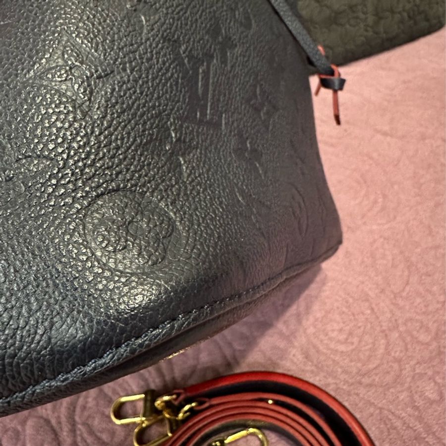 LOUIS VUITTON MM 深藍色壓紋水桶包-12
