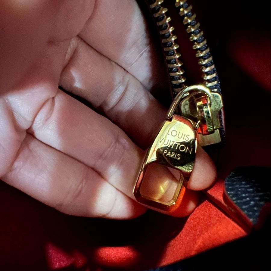 LOUIS VUITTON MM 深藍色壓紋水桶包-16