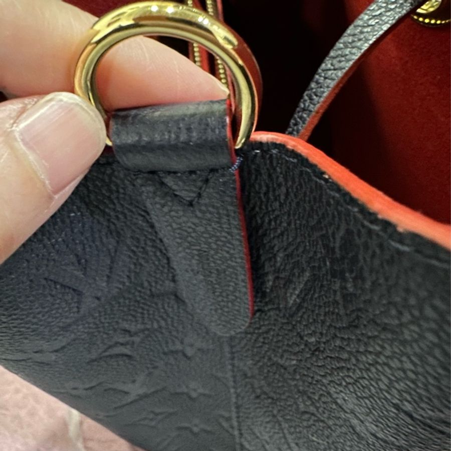 LOUIS VUITTON MM 深藍色壓紋水桶包-18