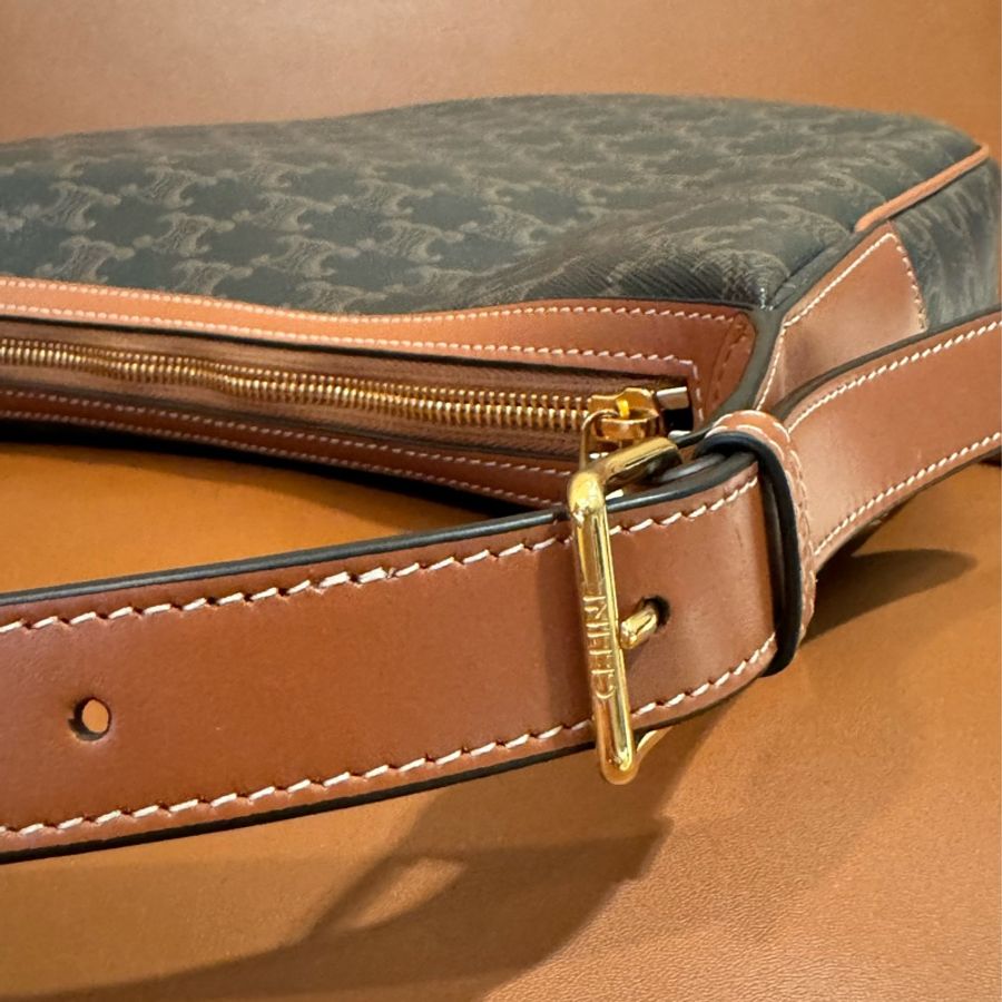 實拍 Celine Heloise Hobo Bag 在櫃熱賣新款❗️經典 老花 實用 百搭 質感 容量極大 肩帶可調節 斜背 肩背-11