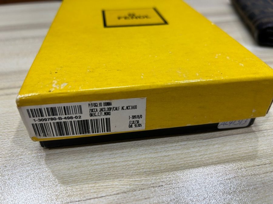 FENDI老花長夾（過年前一件不留 喜歡來談-23