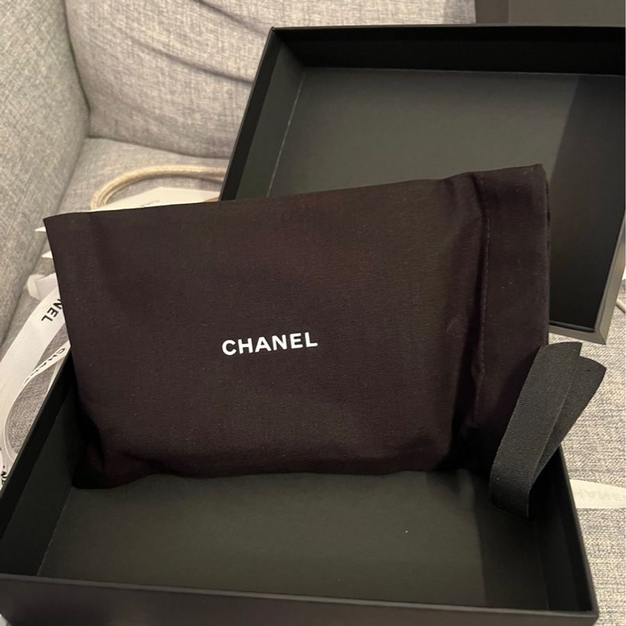 Chanel 香奈兒 一字零錢包 黑銀-1