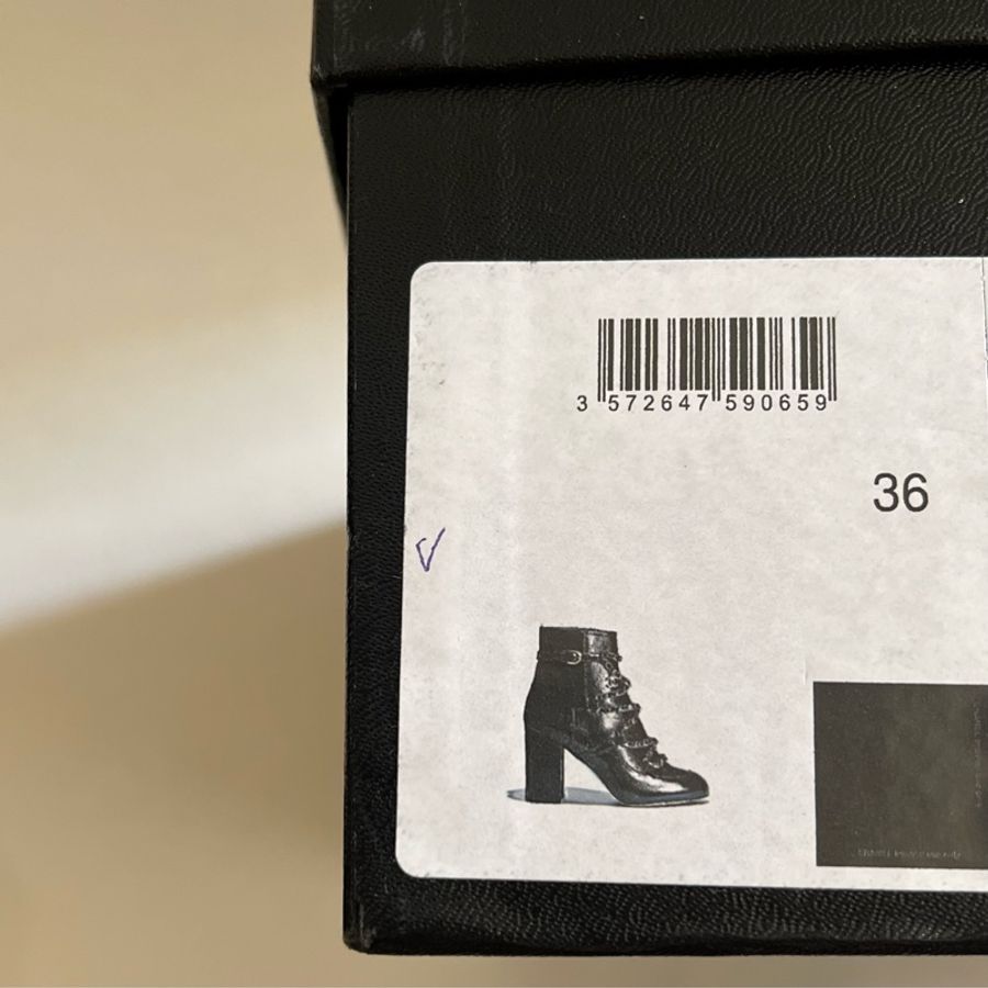 全新 清貨再減 CHANEL Black 皮穿錬-10