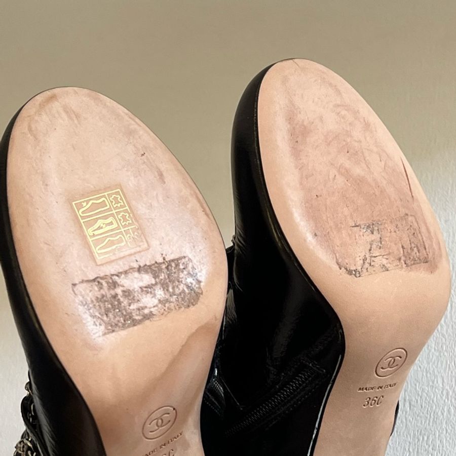 全新 清貨再減 CHANEL Black 皮穿錬-12