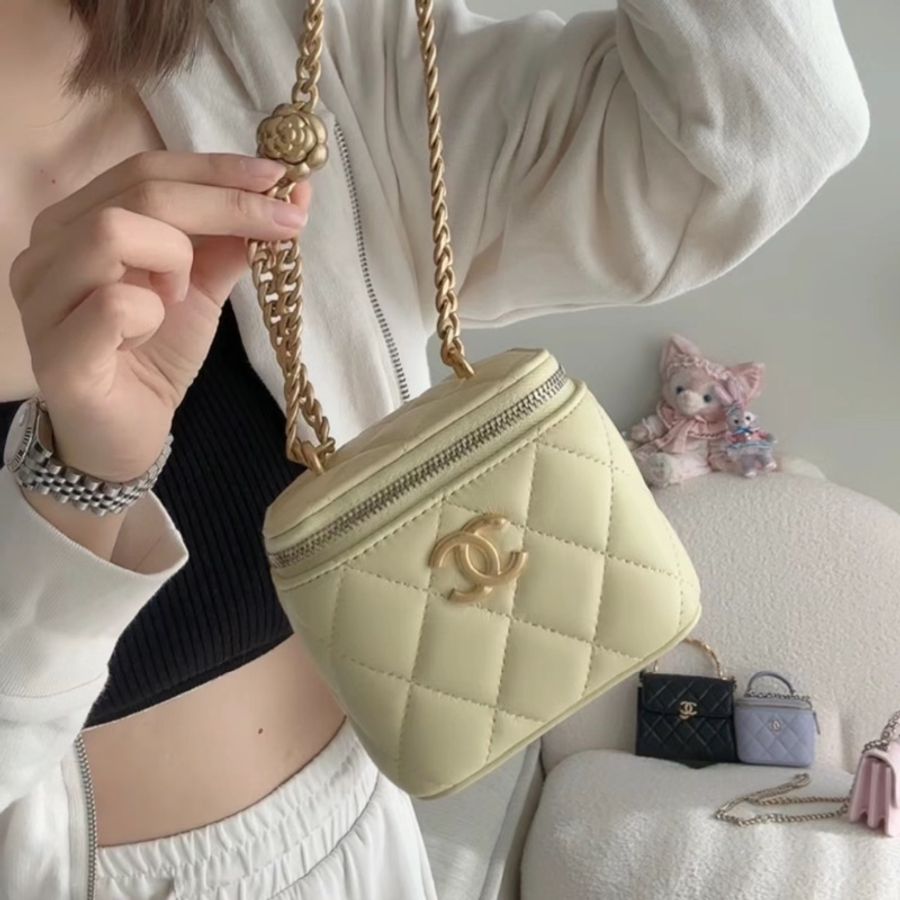 闆娘生日降價一週!23S Chanel mini小盒子 奶油黄色羊皮山茶花調節釦-0