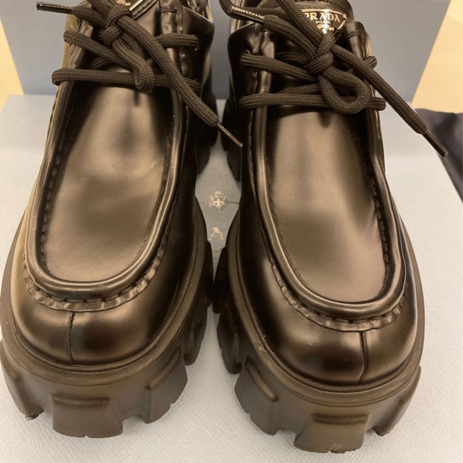 Prada Monolith 皮革綁帶女鞋-9