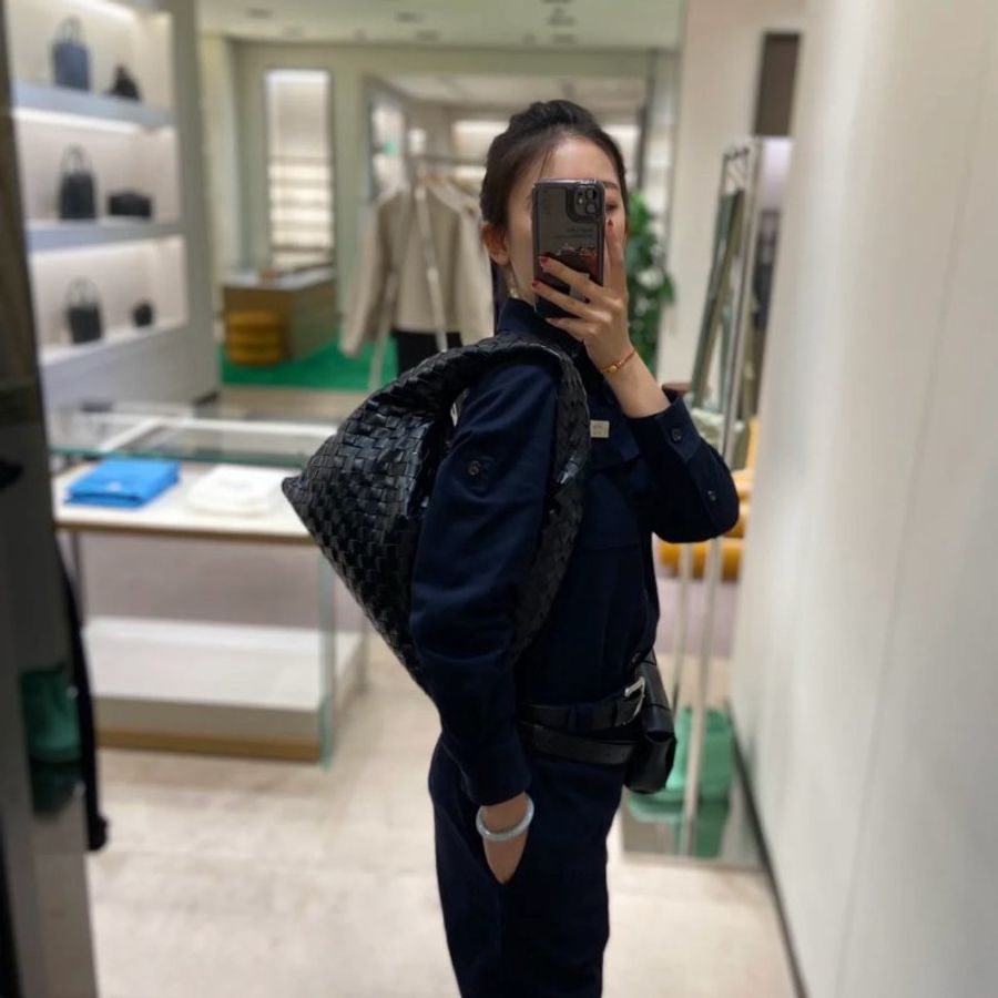 Bottega Veneta 796262 小款皮革 Hop 編織包 黑色《2024秋冬季度★全新商品 》-2