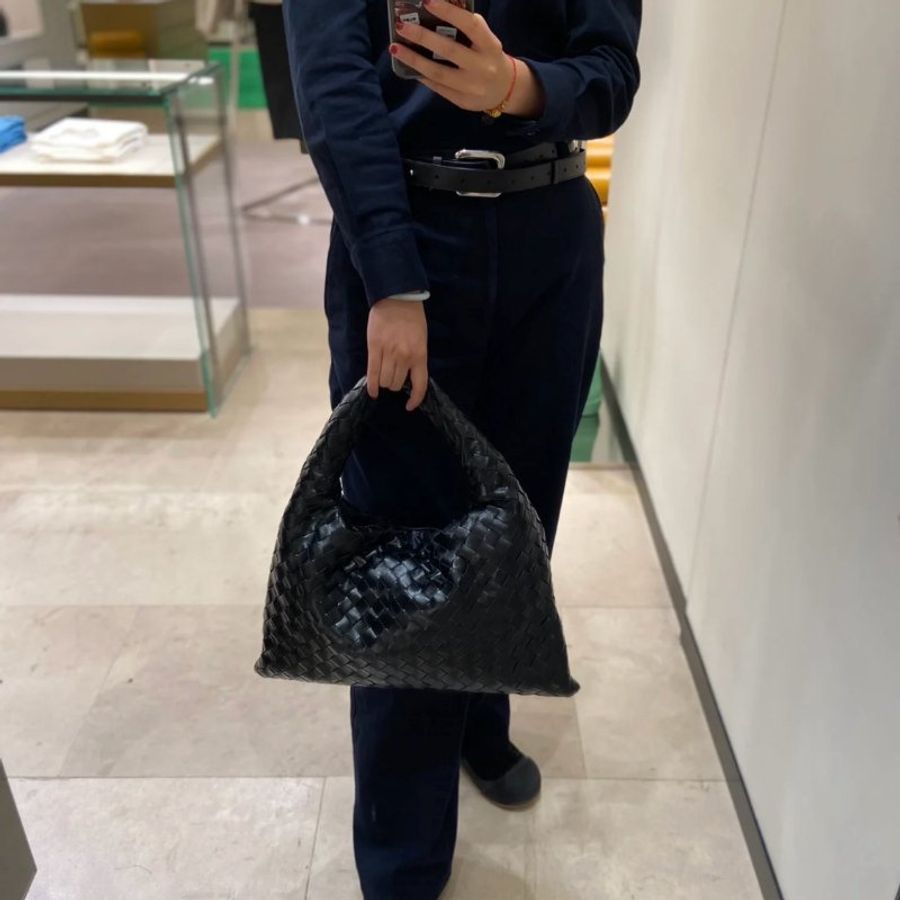 Bottega Veneta 796262 小款皮革 Hop 編織包 黑色《2024秋冬季度★全新商品 》-3