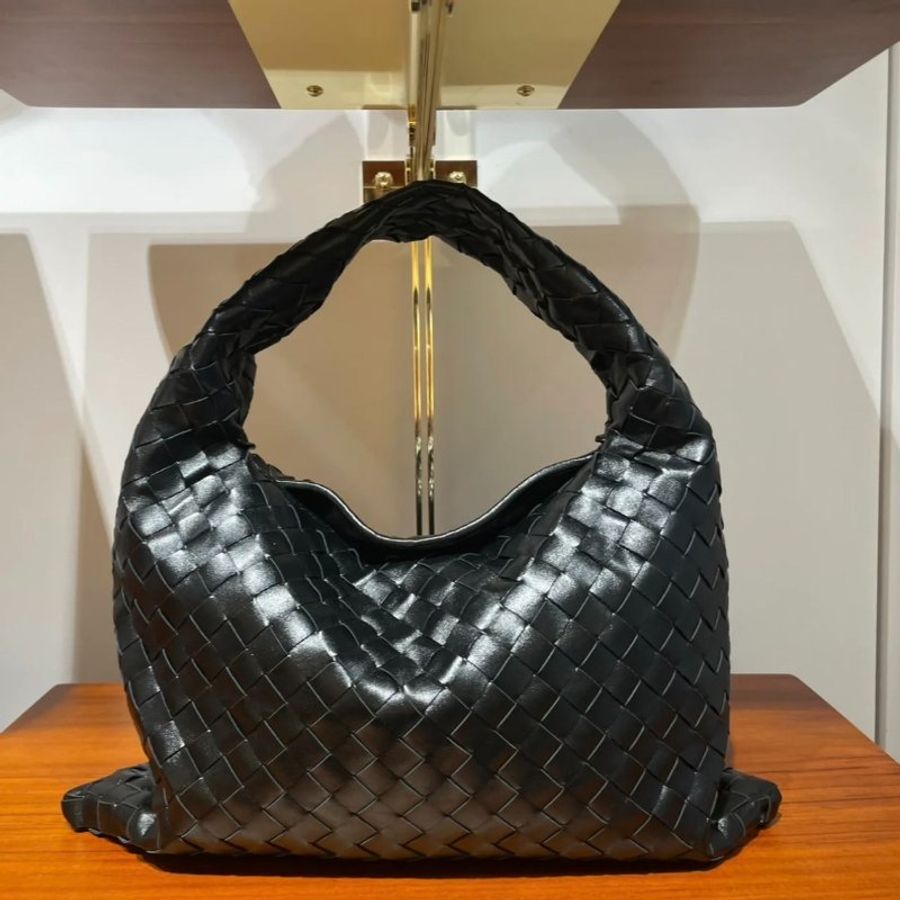 Bottega Veneta 796262 小款皮革 Hop 編織包 黑色《2024秋冬季度★全新商品 》-12