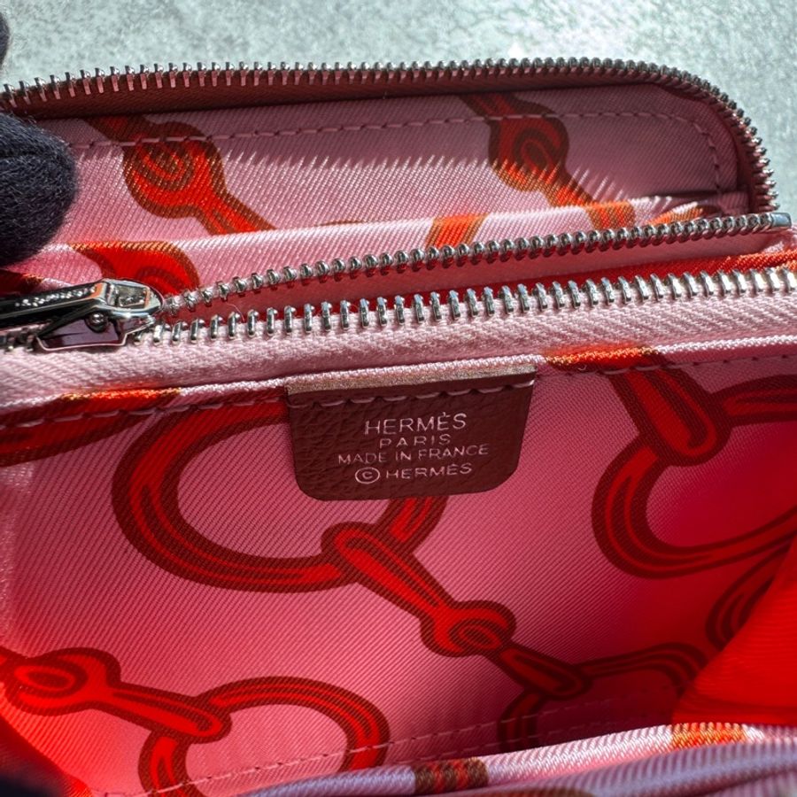 Hermès 愛馬仕絲巾silk in金棕短夾-0