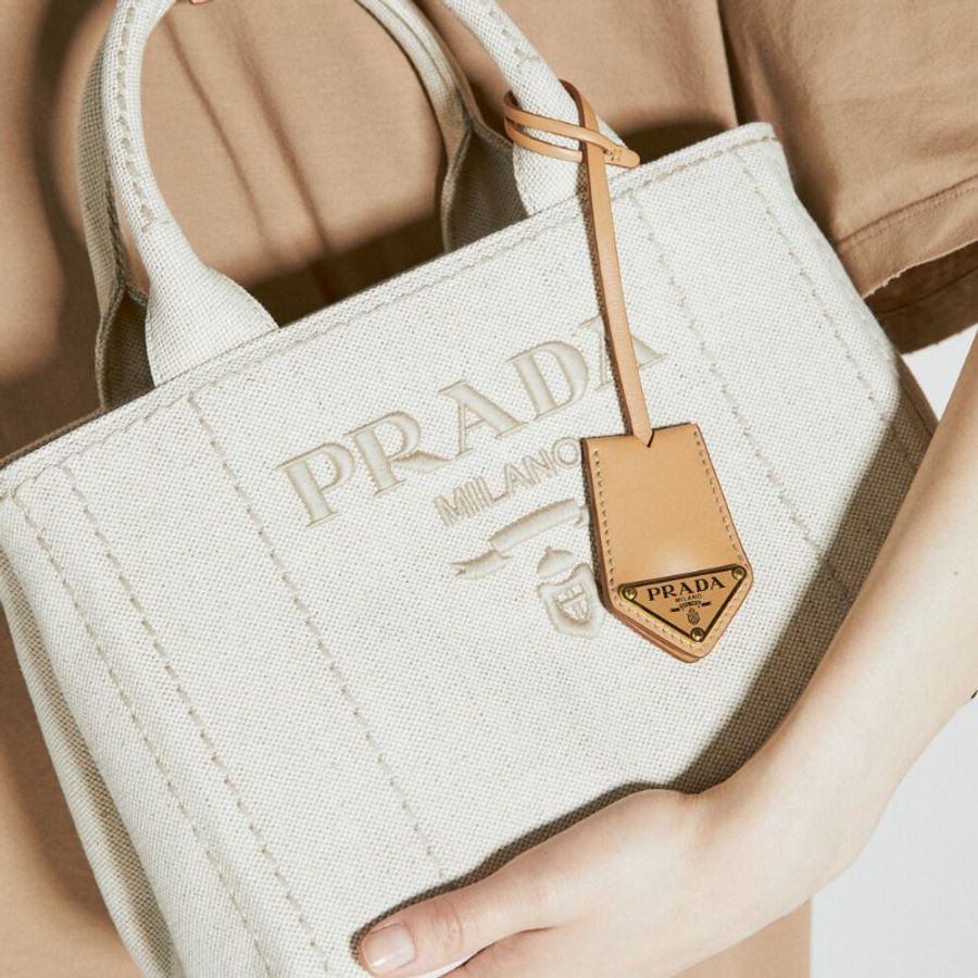 "限時降價 夏季折扣"-Prada 1BG464 標誌刺繡帆布托特包 自然米色《2024季度★全新商品 》-5