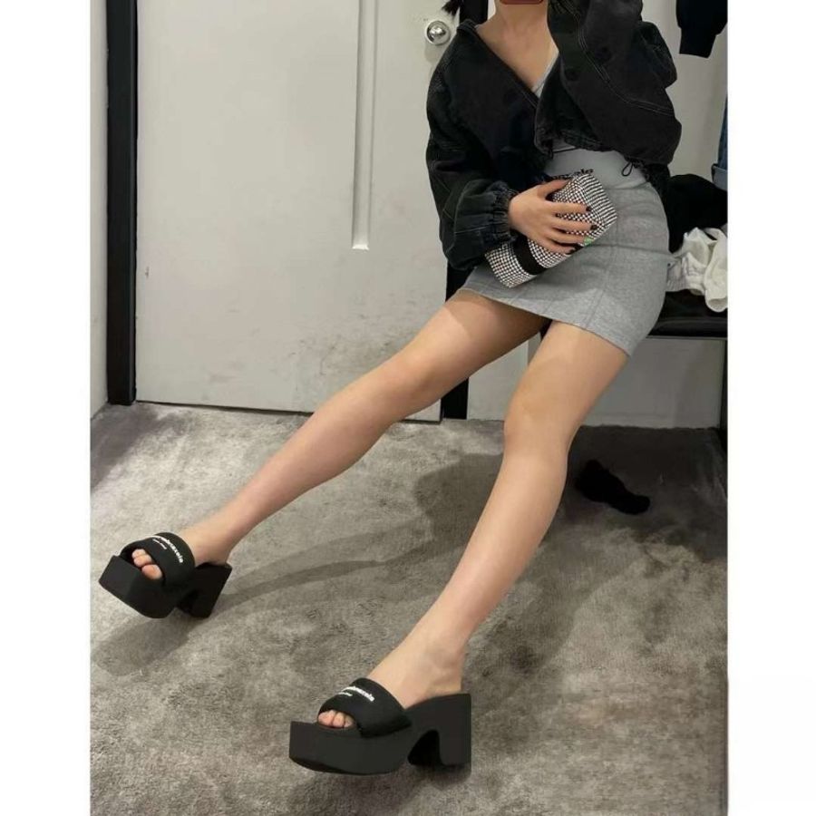 Alexander Wang 女士黑色厚底拖鞋 (37碼)-3