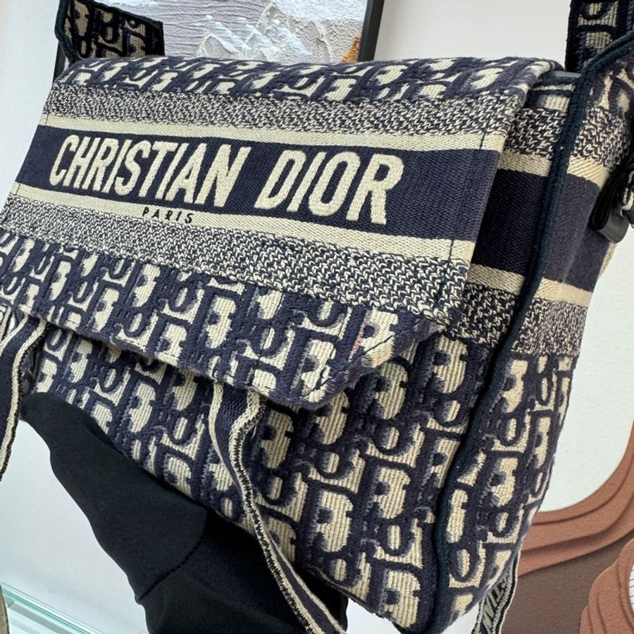 Dior Oblique系列 老花camp 刺綉信封郵差包🖤-5