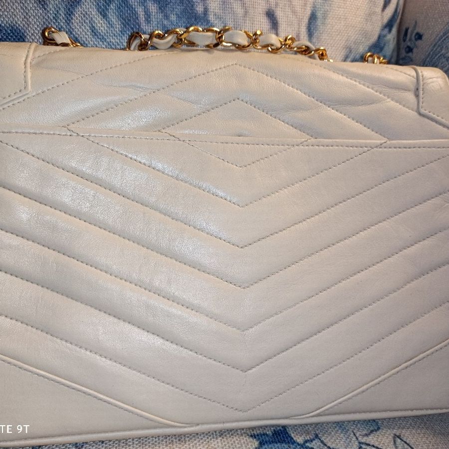Chanel vintage v stich 米色山形信封鏈包-1