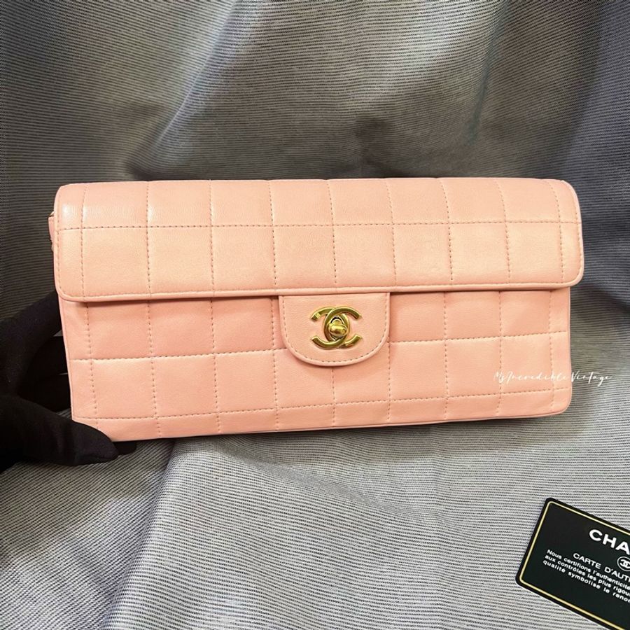 Chanel 粉紅色冰格腋下包-8