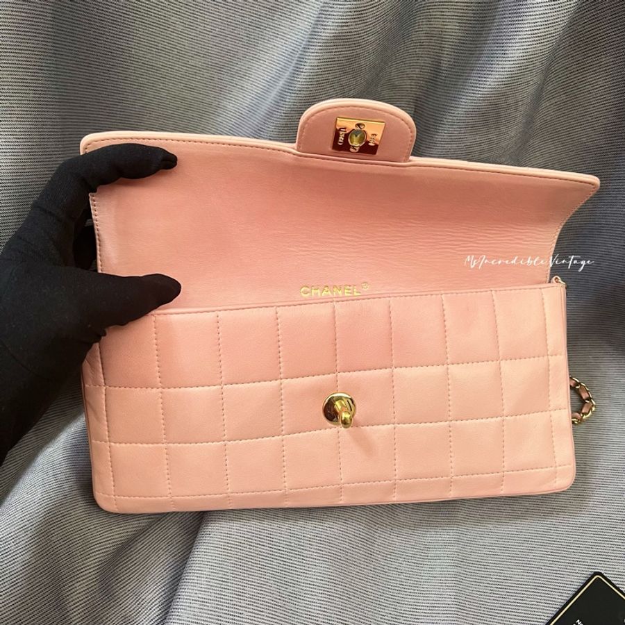 Chanel 粉紅色冰格腋下包-23