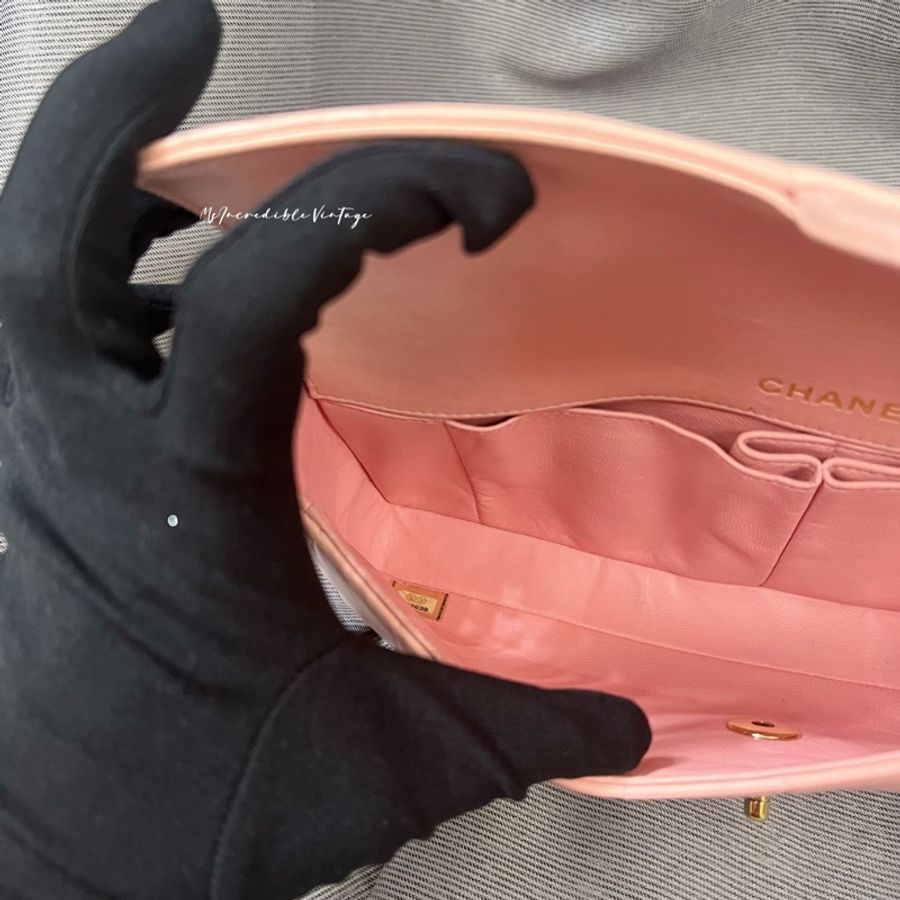 Chanel 粉紅色冰格腋下包-26