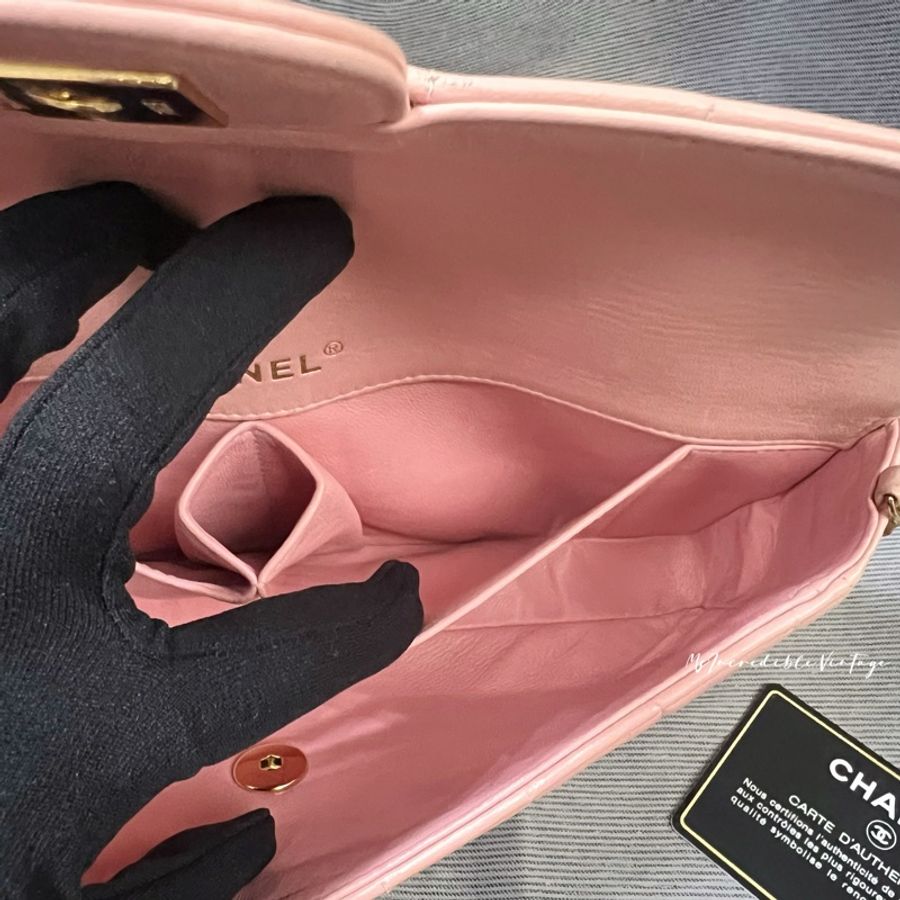 Chanel 粉紅色冰格腋下包-29