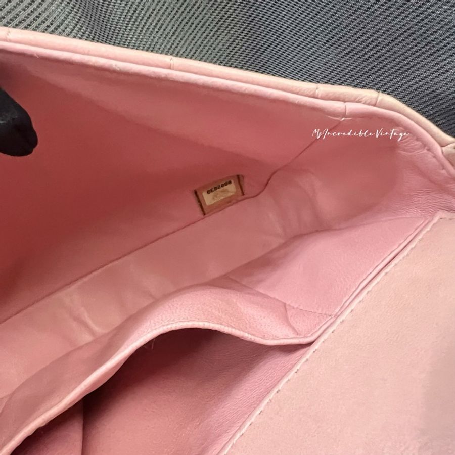 Chanel 粉紅色冰格腋下包-36