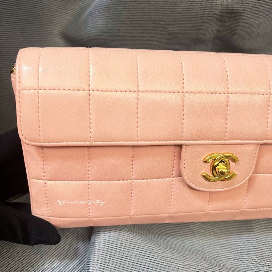 Chanel 粉紅色冰格腋下包-43