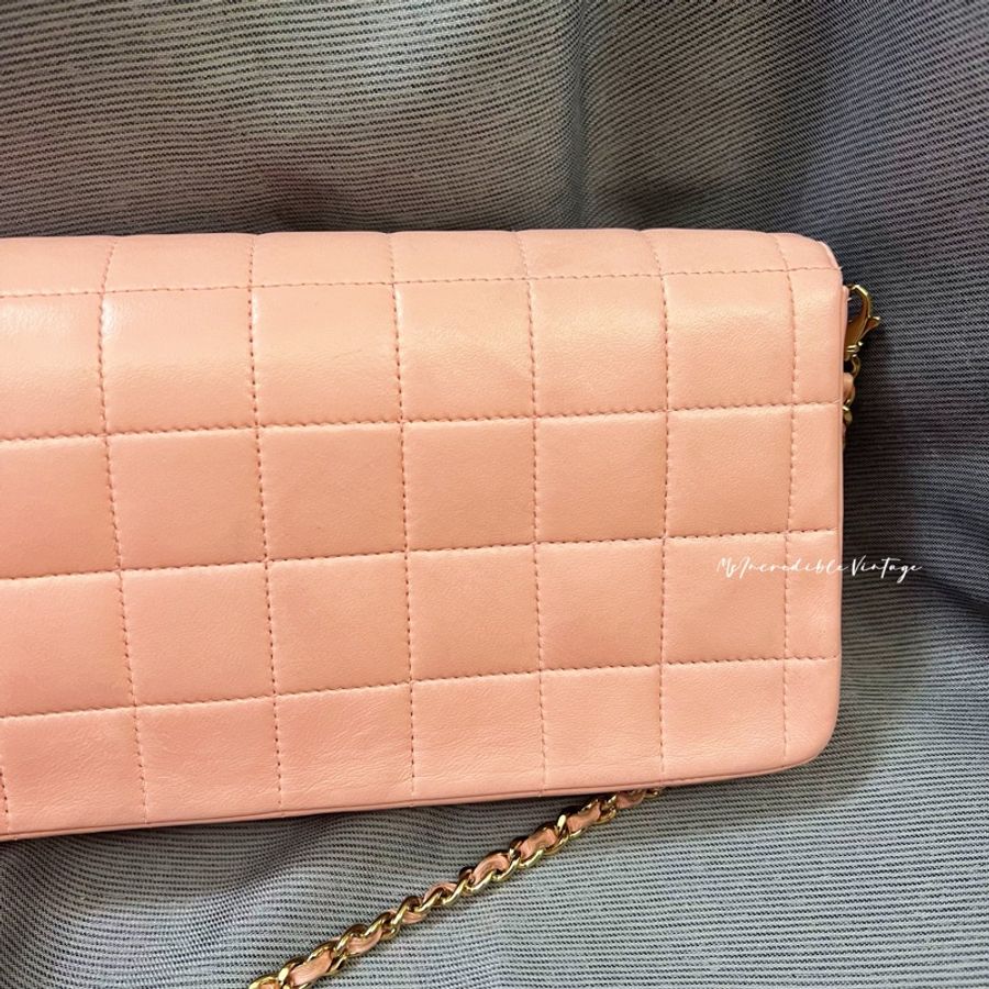 Chanel 粉紅色冰格腋下包-46