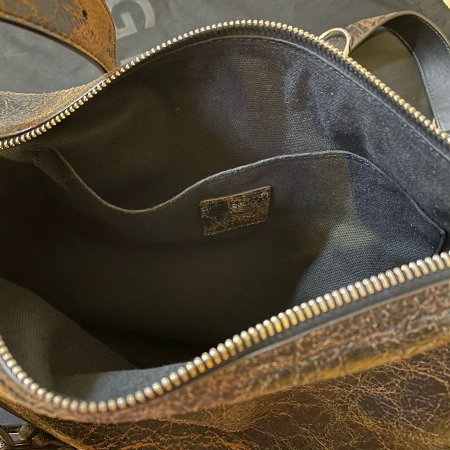 GIVENCHY Voyou Crossbody bag 黑色/泥棕色做舊皮面郵差包-10