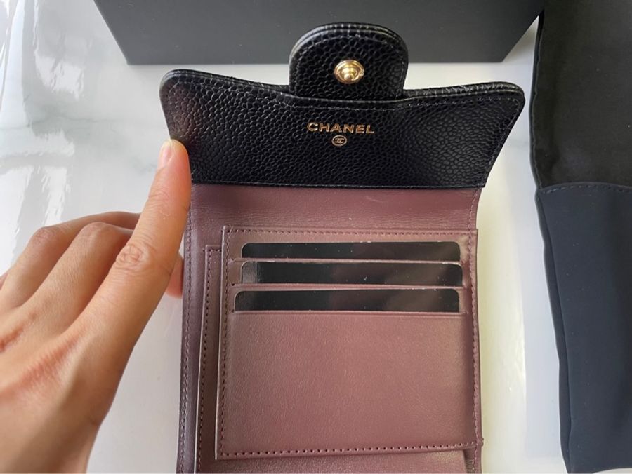 全新*Chanel經典口蓋三折短夾 黑金荔枝皮(膠膜未撕)-18