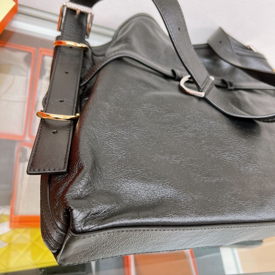 近新✨Givenchy Voyou 黑色中號托特機車風格包-10