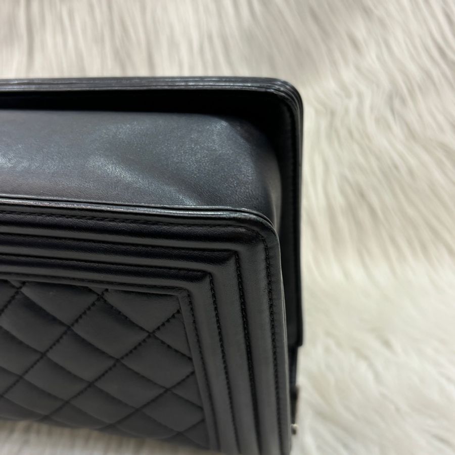Chanel A67086黑牛銀釦Boy 25斜背包-7