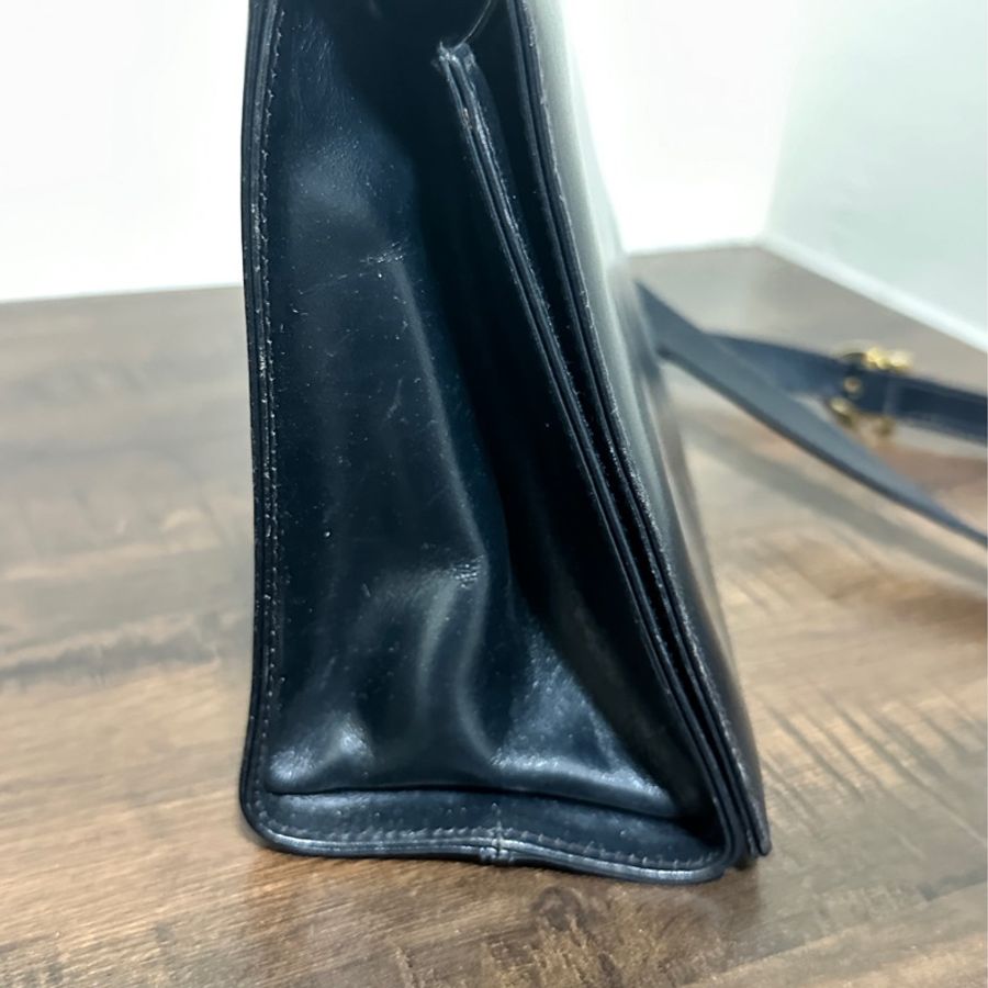Ferragamo 皮革側背包(折扣中)-5