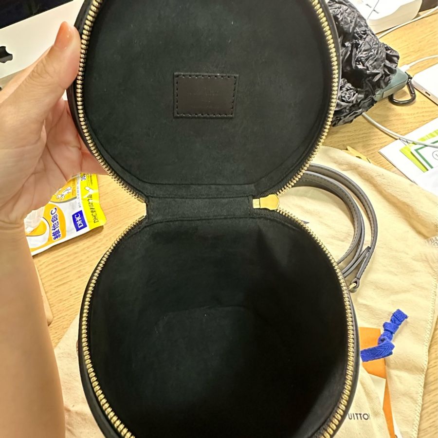 經典Louis Vuitton LV Cannes 圓筒手提老花皮革背帶斜背-16