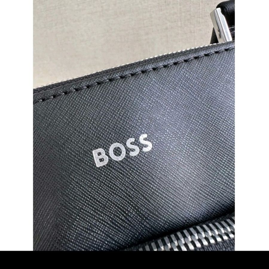 ☆☆全新品☆☆Hugo Boss 十字紋單肩包/斜背包-8