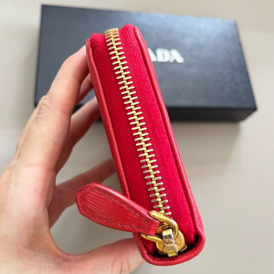 Prada Saffiano 金字浮雕拉鍊長夾-5