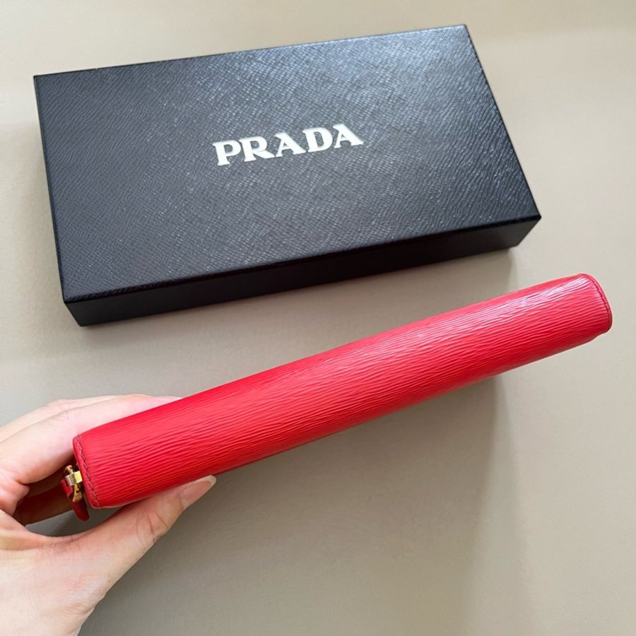 Prada Saffiano 金字浮雕拉鍊長夾-7