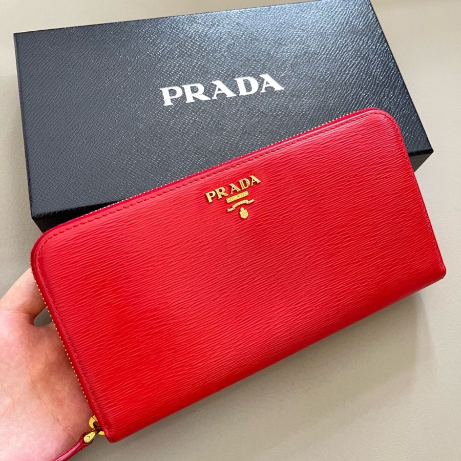 Prada Saffiano 金字浮雕拉鍊長夾-10