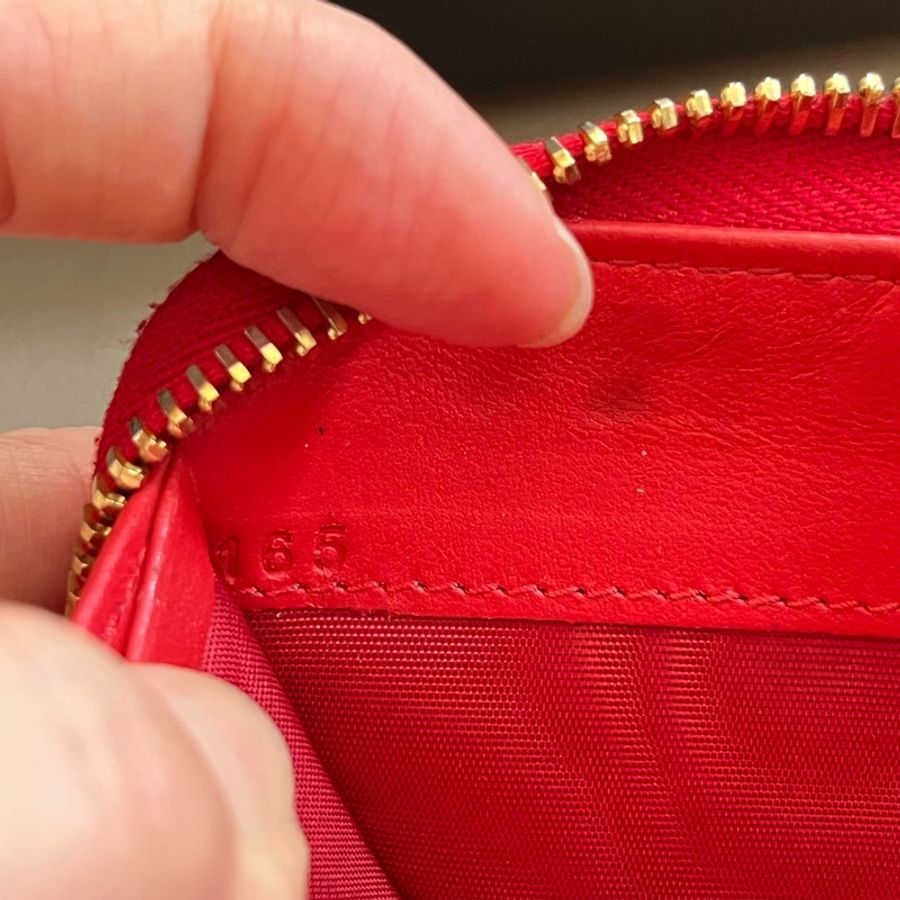 Prada Saffiano 金字浮雕拉鍊長夾-24