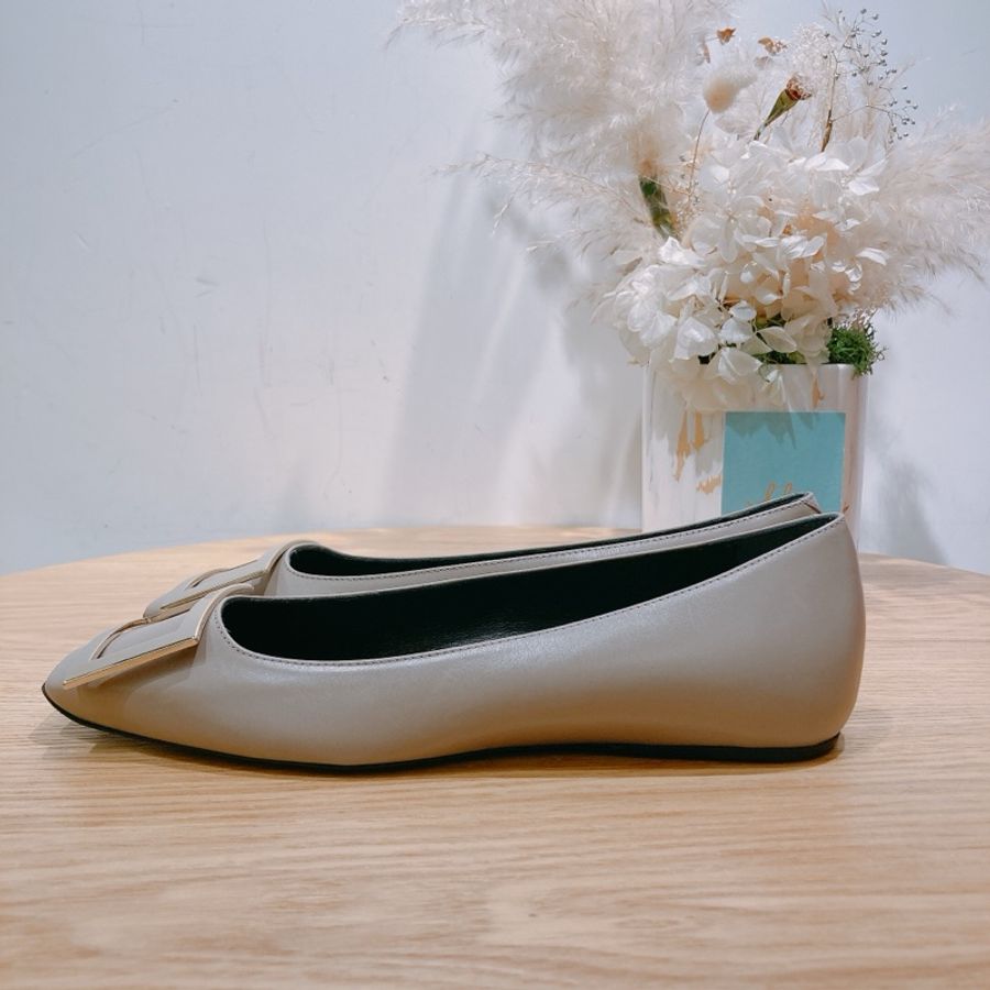 ROGER VIVIER 羅傑維維亞皮制經典平底鞋LEATHER QUADRATA TROMPETTE FLATS-3