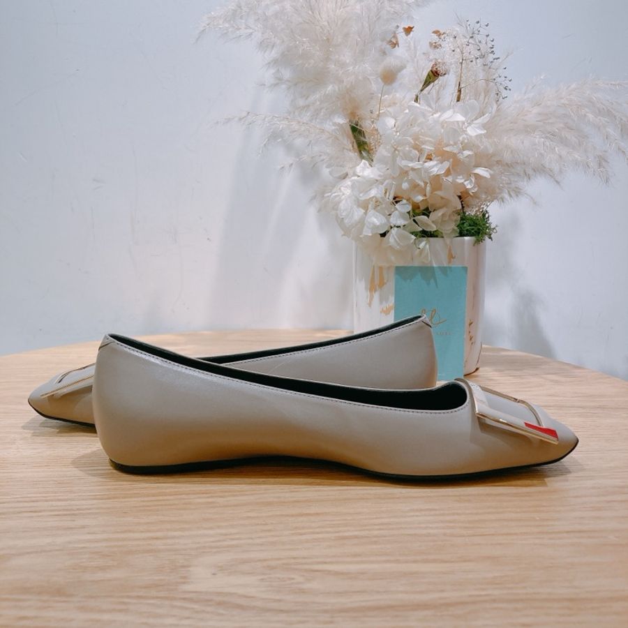 ROGER VIVIER 羅傑維維亞皮制經典平底鞋LEATHER QUADRATA TROMPETTE FLATS-4