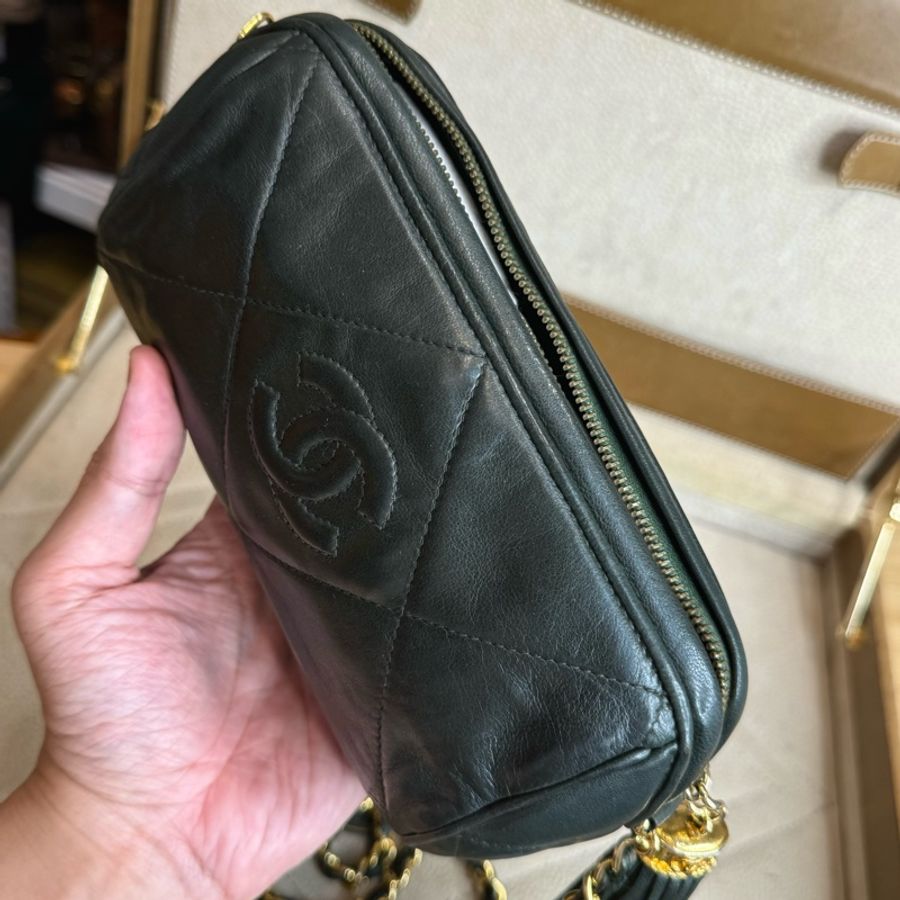 Chanel vintage復古綠羊皮流蘇金鍊小桶包🗝️稀有上市-4