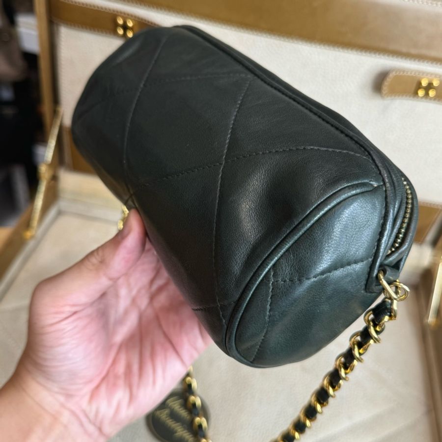 Chanel vintage復古綠羊皮流蘇金鍊小桶包🗝️稀有上市-9