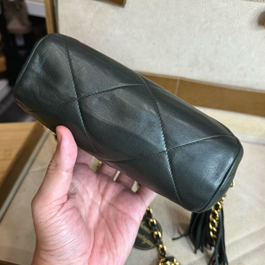 Chanel vintage復古綠羊皮流蘇金鍊小桶包🗝️稀有上市-11