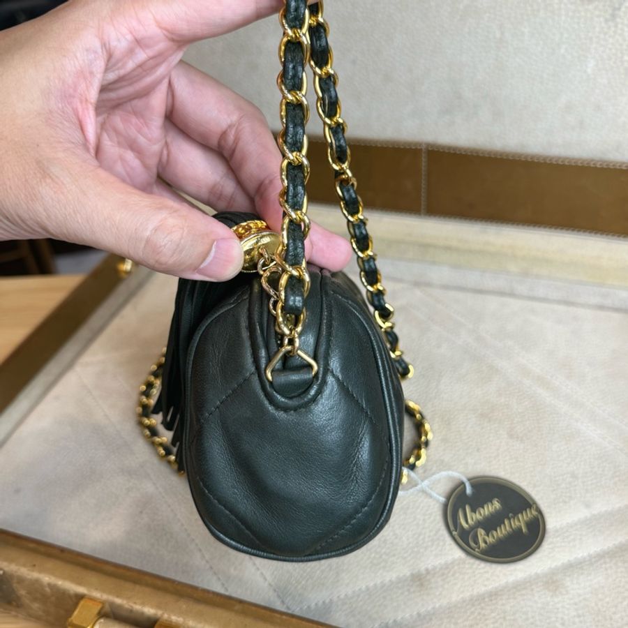 Chanel vintage復古綠羊皮流蘇金鍊小桶包🗝️稀有上市-13