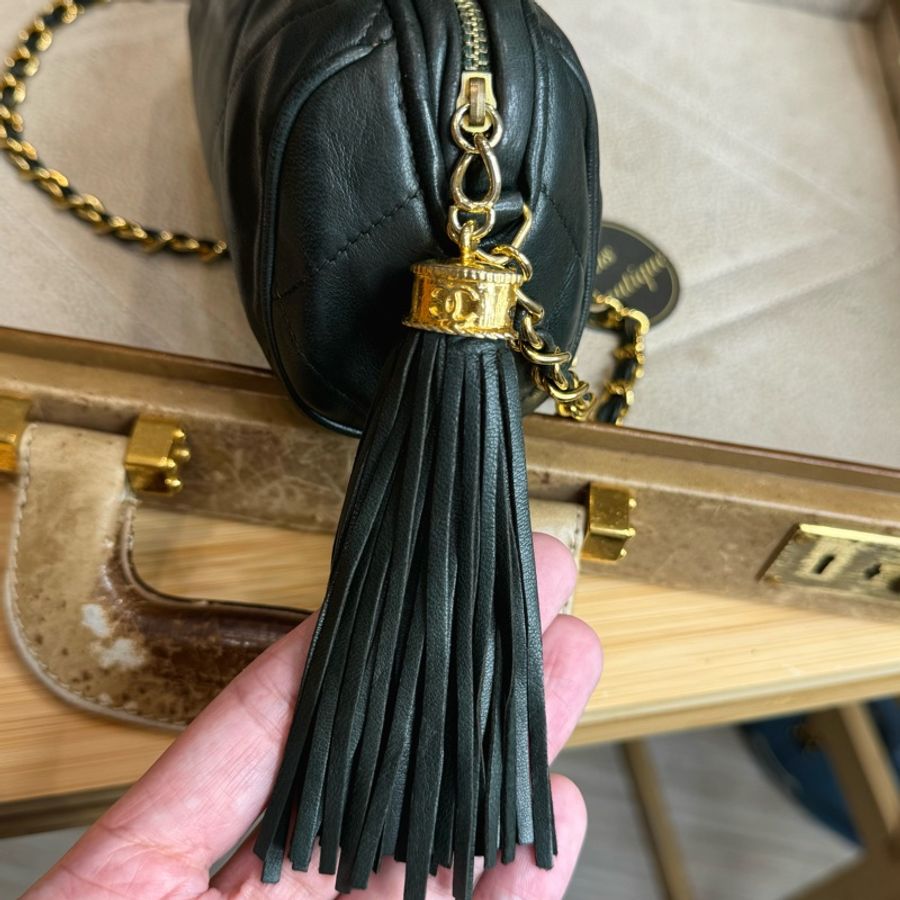 Chanel vintage復古綠羊皮流蘇金鍊小桶包🗝️稀有上市-14
