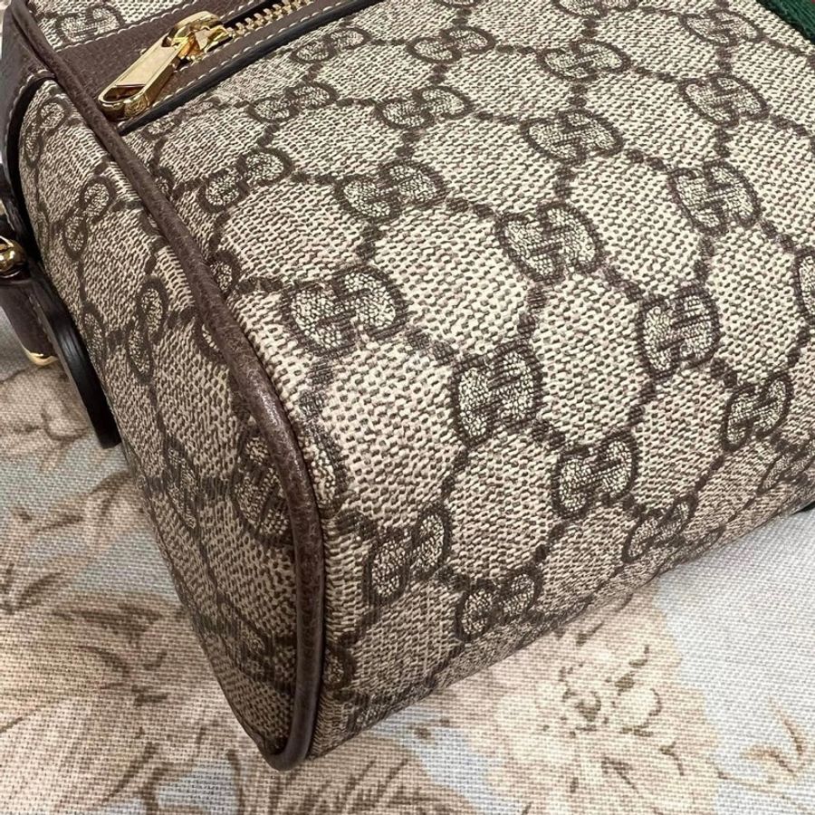 Gucci 經典logo絕妙好用的大相機包-13