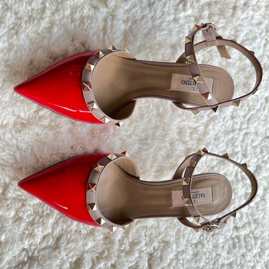 人類史上最美的100雙鞋第一名 Valentino Rockstud 鉚釘高跟鞋 紅色漆皮-2