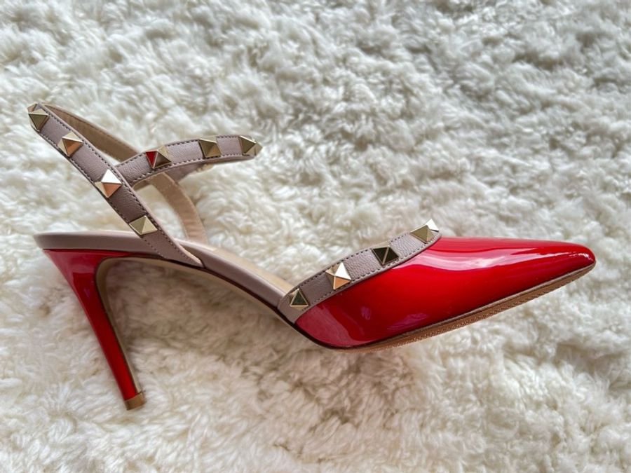 人類史上最美的100雙鞋第一名 Valentino Rockstud 鉚釘高跟鞋 紅色漆皮-3