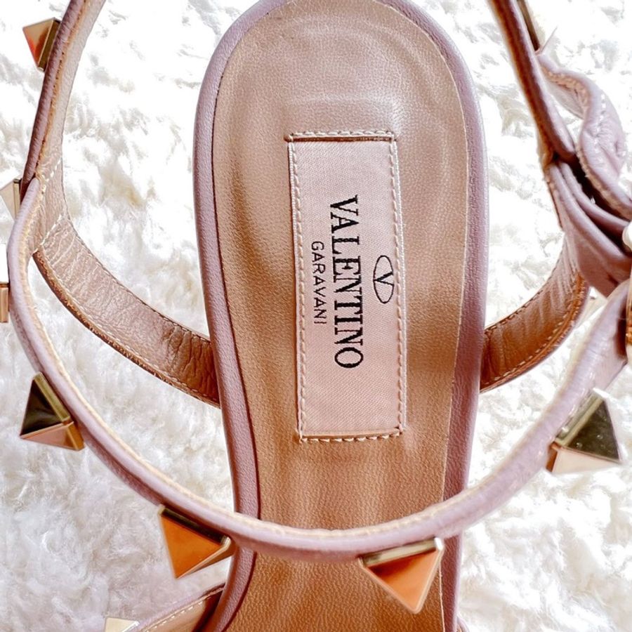 人類史上最美的100雙鞋第一名 Valentino Rockstud 鉚釘高跟鞋 紅色漆皮-4